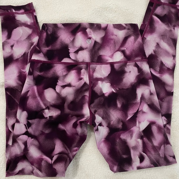 Lululemon leggings - Picture 2 of 4